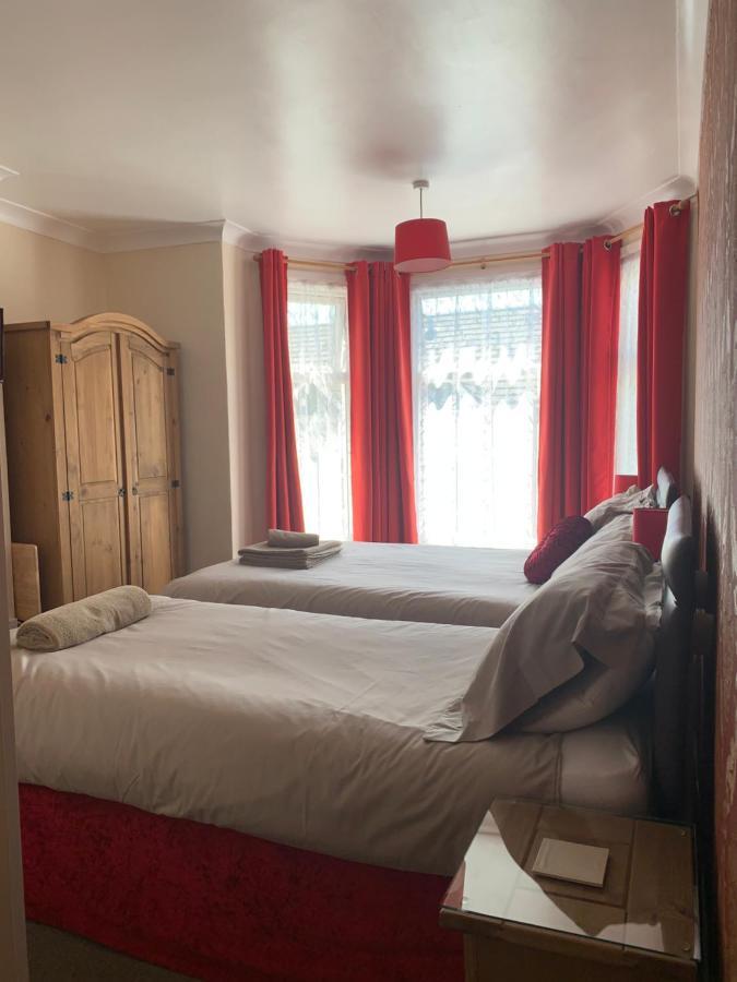 Twin Palms Guesthouse Great Yarmouth Exteriör bild