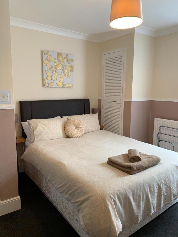 Twin Palms Guesthouse Great Yarmouth Exteriör bild