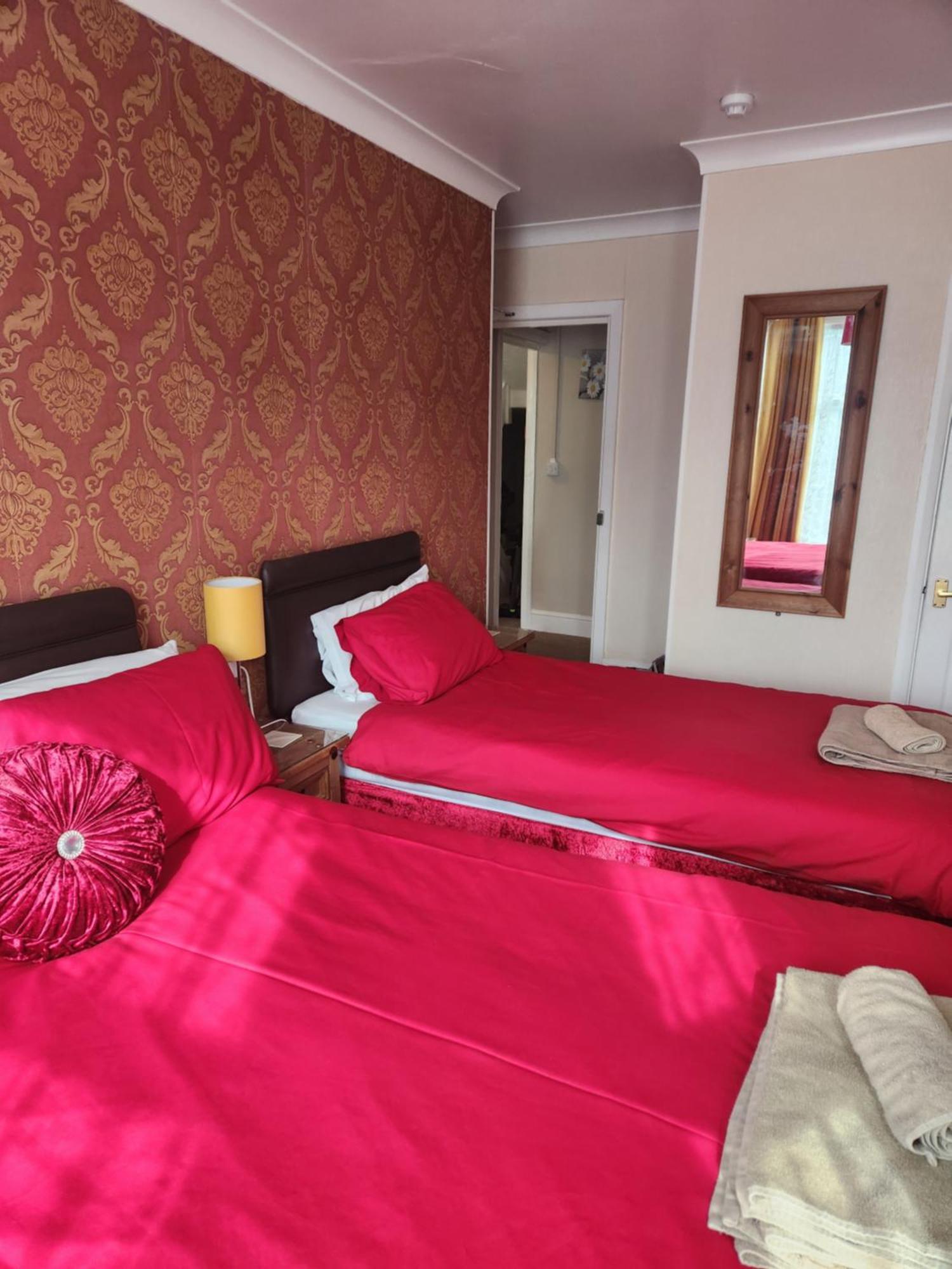 Twin Palms Guesthouse Great Yarmouth Exteriör bild