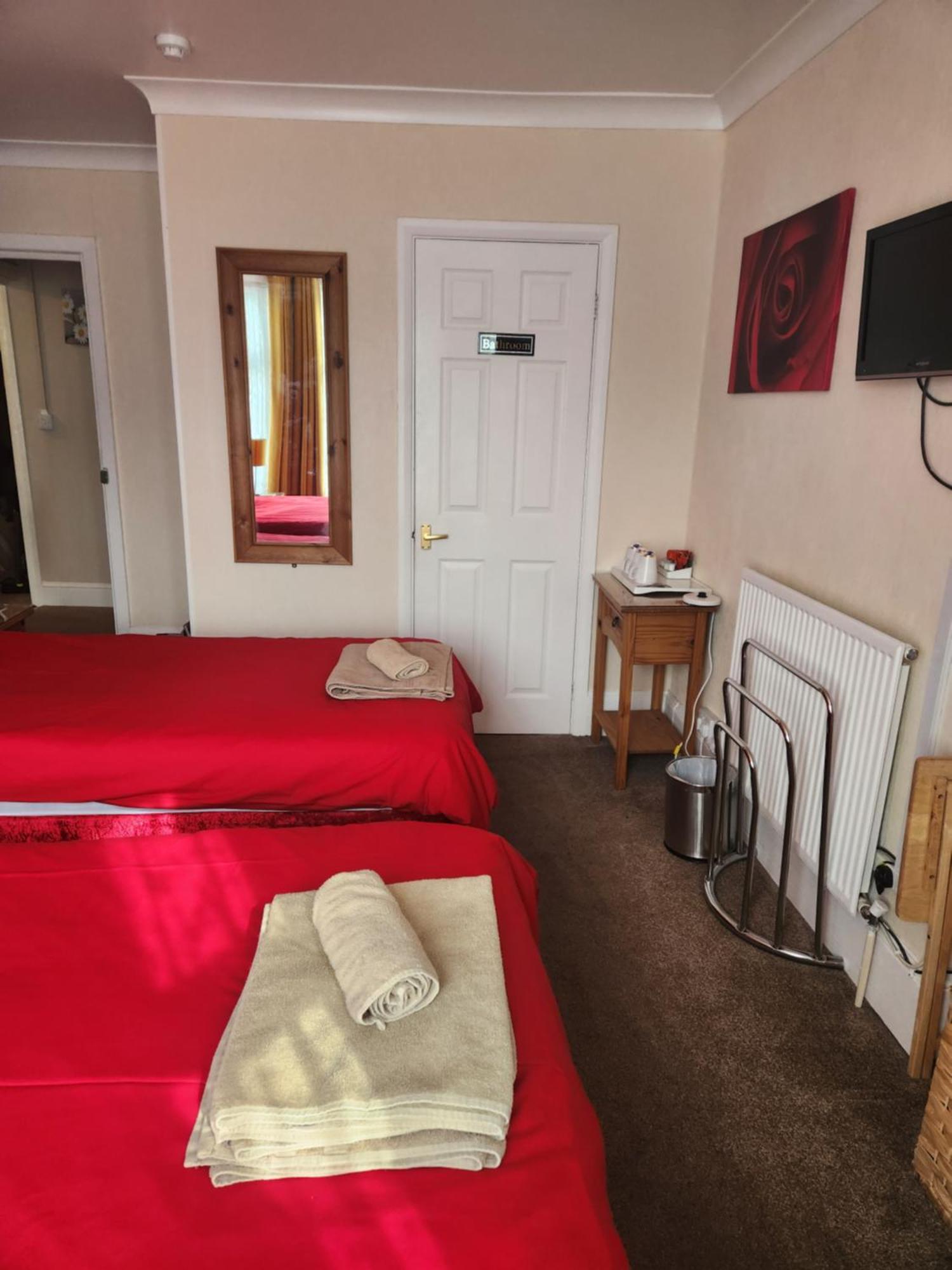 Twin Palms Guesthouse Great Yarmouth Exteriör bild
