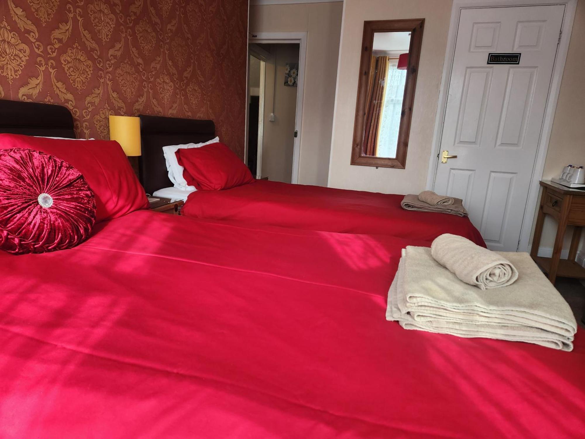 Twin Palms Guesthouse Great Yarmouth Exteriör bild
