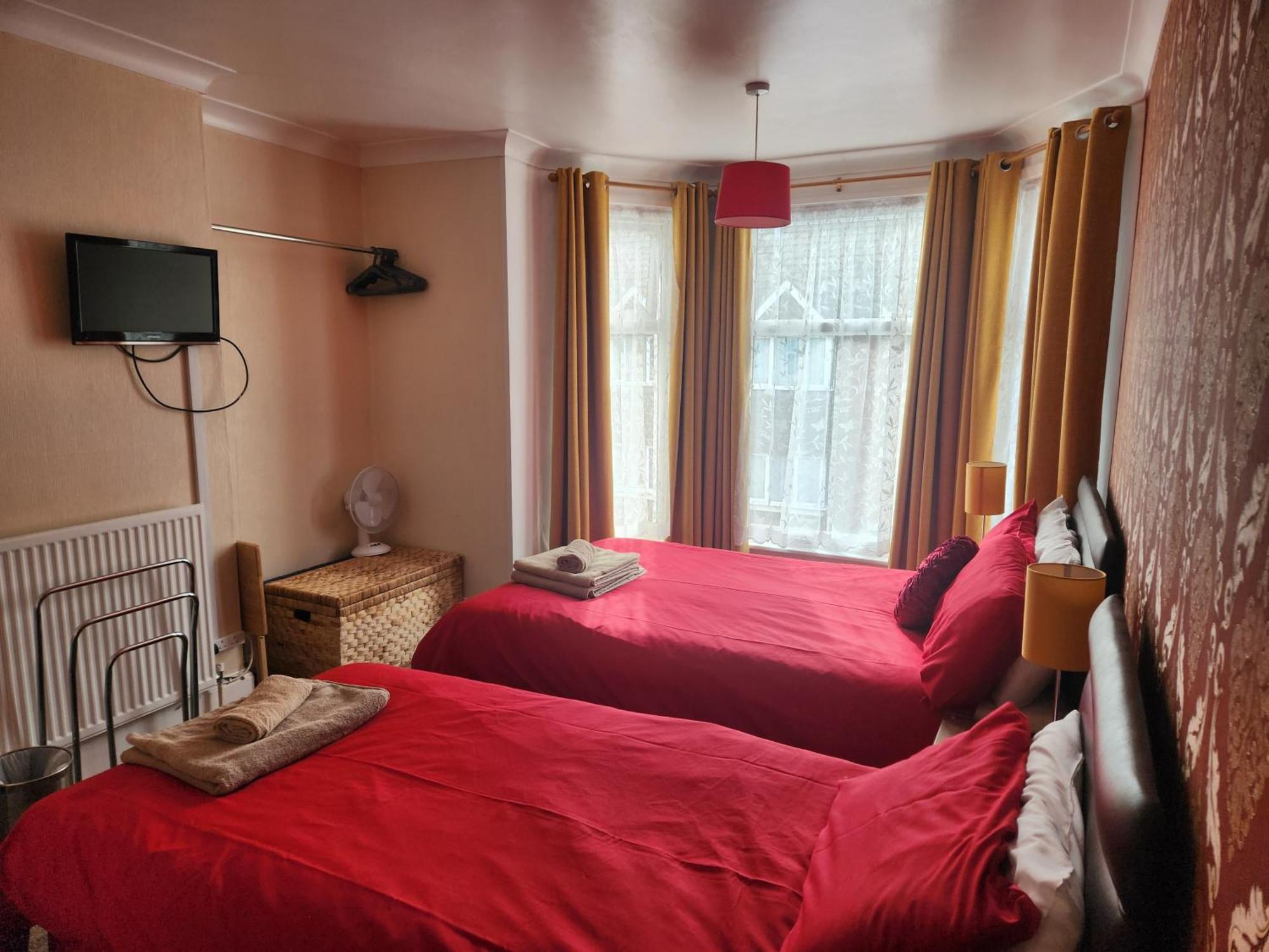 Twin Palms Guesthouse Great Yarmouth Exteriör bild