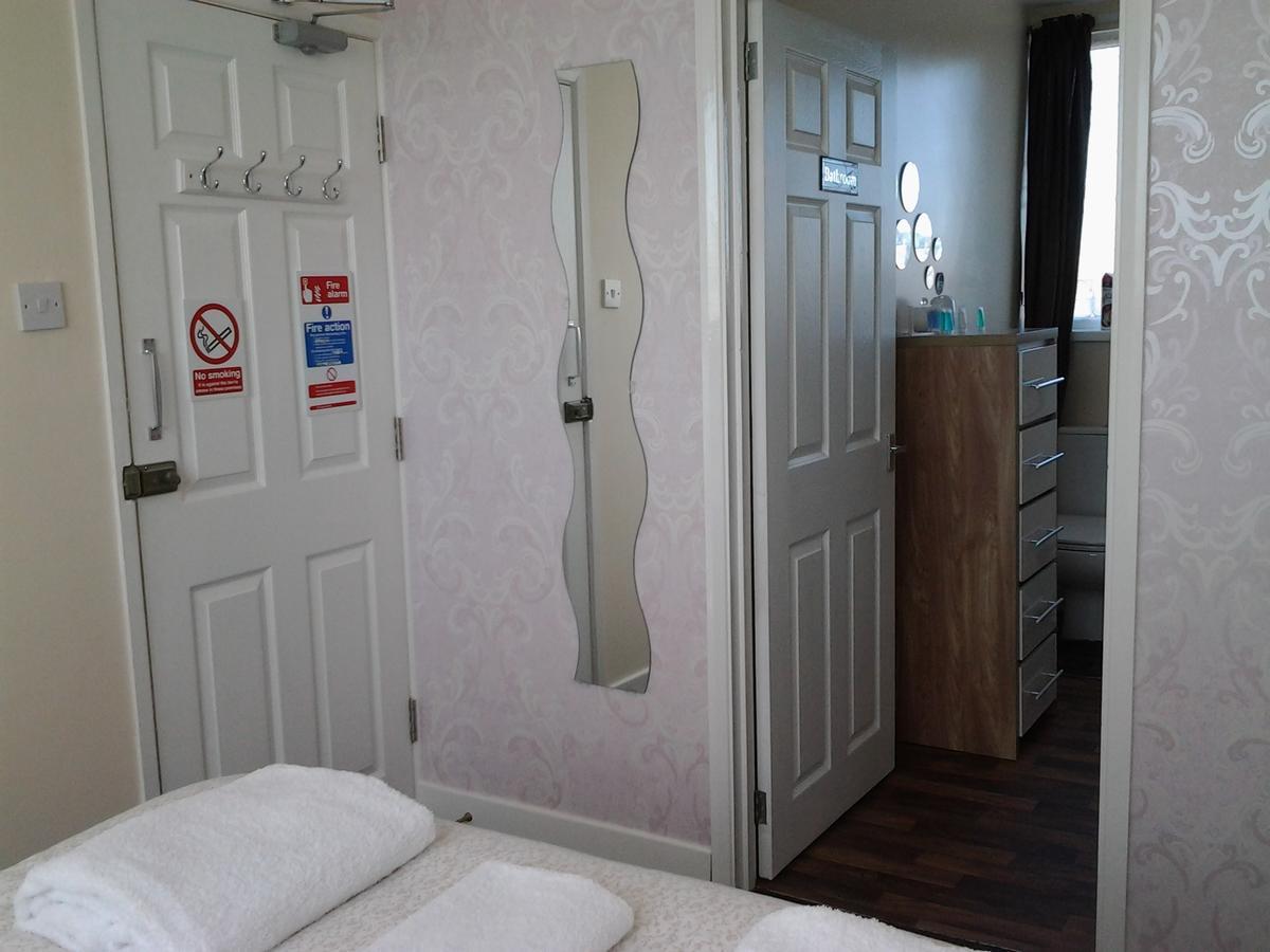 Twin Palms Guesthouse Great Yarmouth Exteriör bild