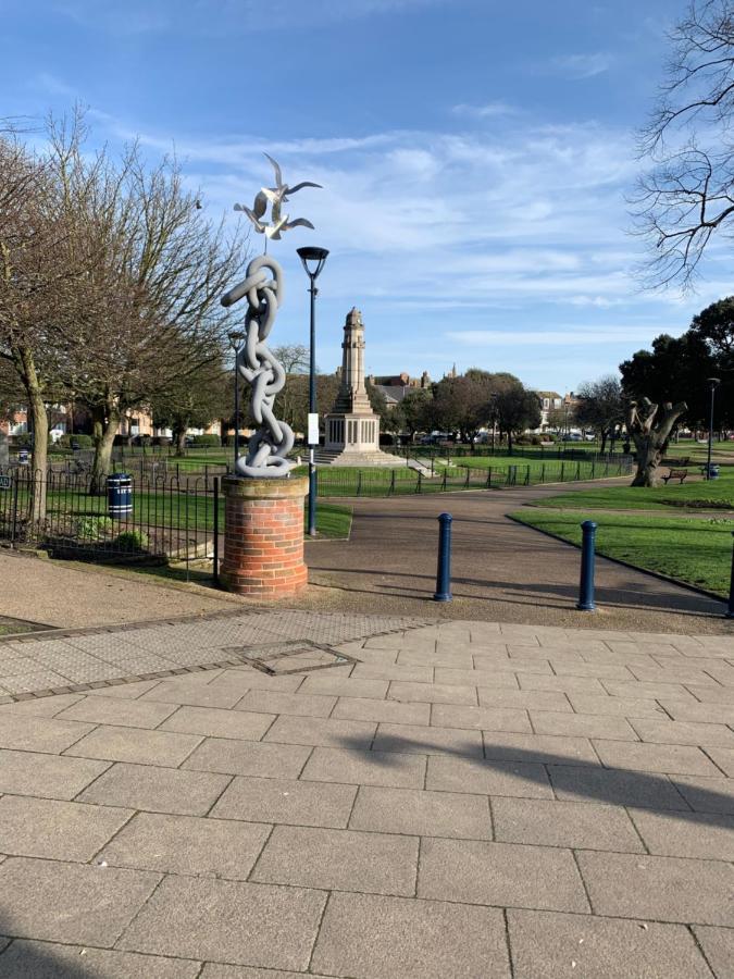 Twin Palms Guesthouse Great Yarmouth Exteriör bild