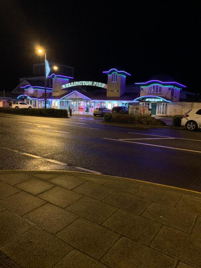 Twin Palms Guesthouse Great Yarmouth Exteriör bild
